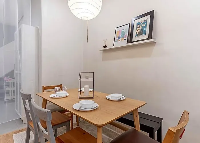 Отель Happy Nest-spacious 2 Bedroom House In Bkk