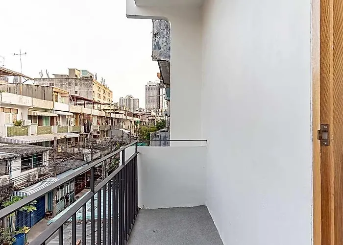 Happy Nest-spacious 2 Bedroom House In Bkk 3* Бангкок