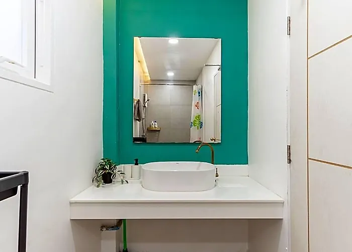 Отель Happy Nest-spacious 2 Bedroom House In Bkk Бангкок